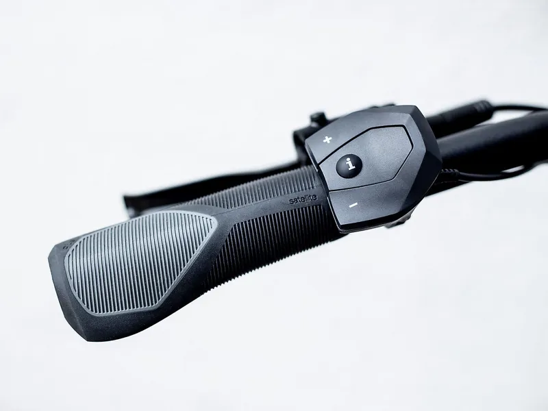 Trek Verve+ 2 300wh Lowstep Electric Bike 2022 Deep Dark Blue-3